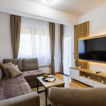 Monte Laa -moderan Sa Garazom 900 M Od Centra ,kod Hotela Tornik Zlatibor